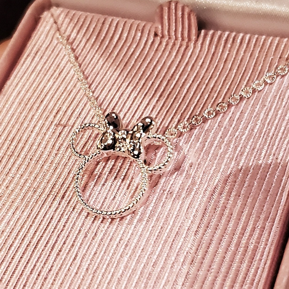 DISNEY PARKS MINNIE MOUSE SILHOUETTE NECKLACE - Picture 4 of 5